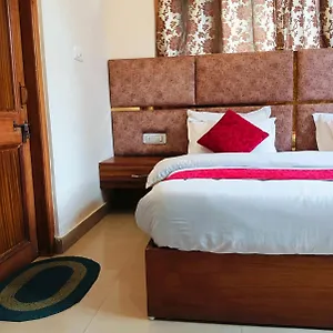Hotel White House By Aston Hills